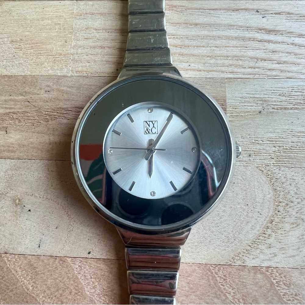 New York & Co ladies silver tone mirrored fashion watch NEW BATTERY